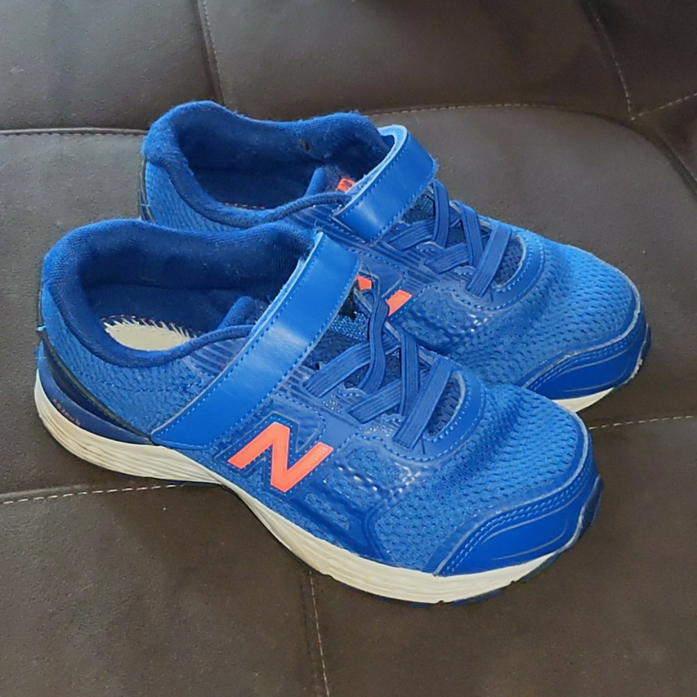 New Balance Velcro closure sneakers